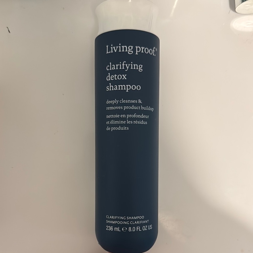 Living Proof Clarifying Detox Shampoo - Dark Blue